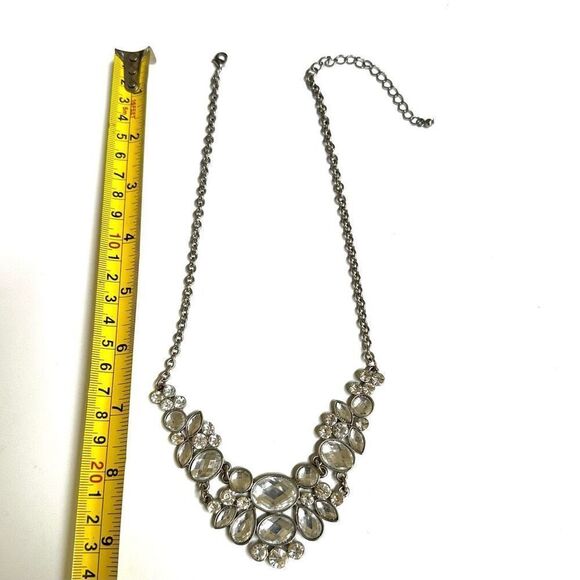 Rhinestone statement necklace - Picture 6 of 7
